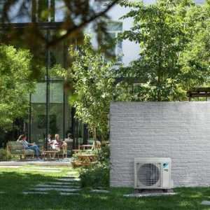 7831707_onbekend_Daikin_Sfeerafbeelding_02.jpg Daikin Perfera binnen + buitenunit 2,0 kW R32 (inclusief IR afstandsbediening en WLAN)