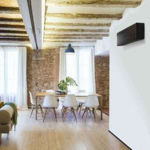 Daikin Stylish binnen + buitenunit 2,0 kW zwart hout R32 (inclusief IR afstandsbediening en WLAN)