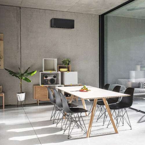 Daikin Stylish binnen + buitenunit 2,5 kW zwart R32 (inclusief IR afstandsbediening en WLAN)