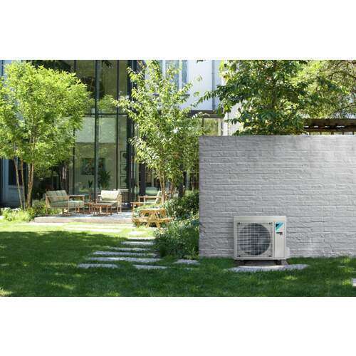 7832103_RXM20R_Daikin_Sfeerafbeelding_01.jpg Daikin buitenunit 2,0 kW R32